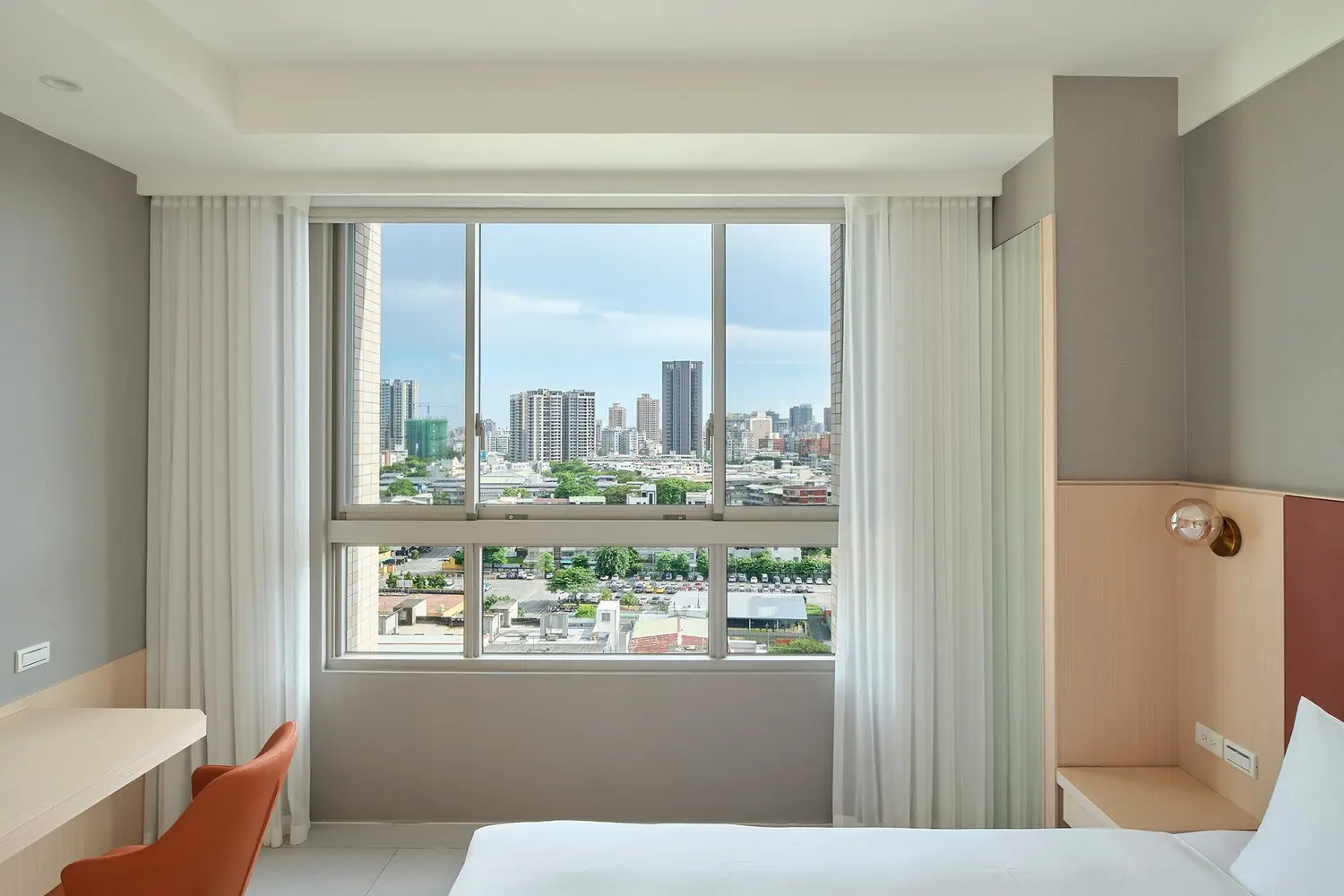 4 bedrooms apartment for rent in Sanmin District, Kaohsiung City | TWD 84 500 | 77 ping slide 1