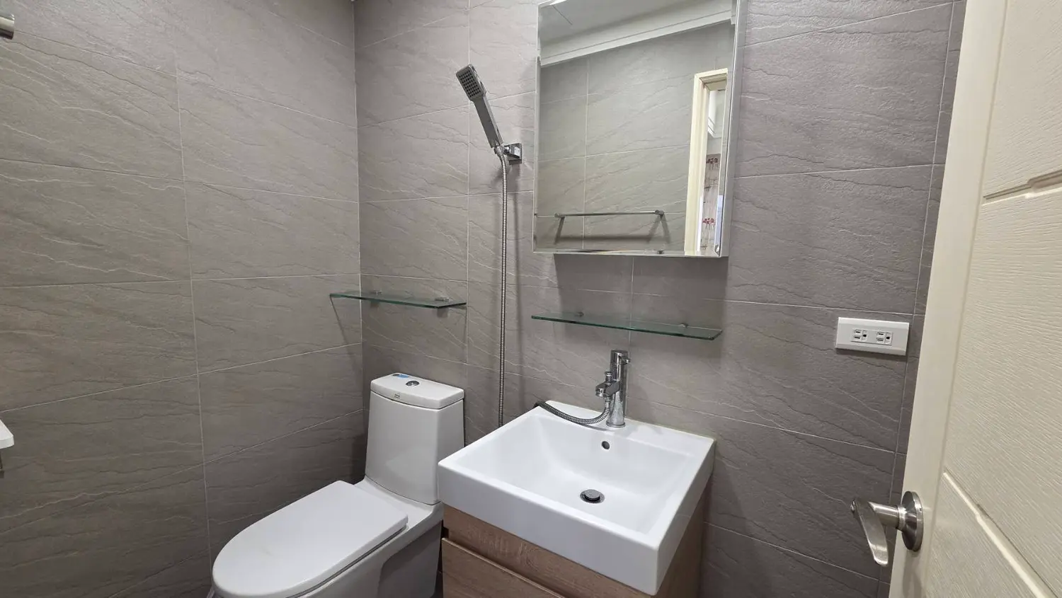 2 bedrooms apartment for rent TWD 40 000 - 20 ping - Beitou District, Taipei City slide 13