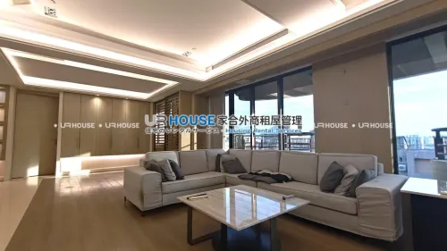 3 bedrooms apartment for rent in Shilin District, Taipei City | NT$ 180 000 | 66 ping slide 1