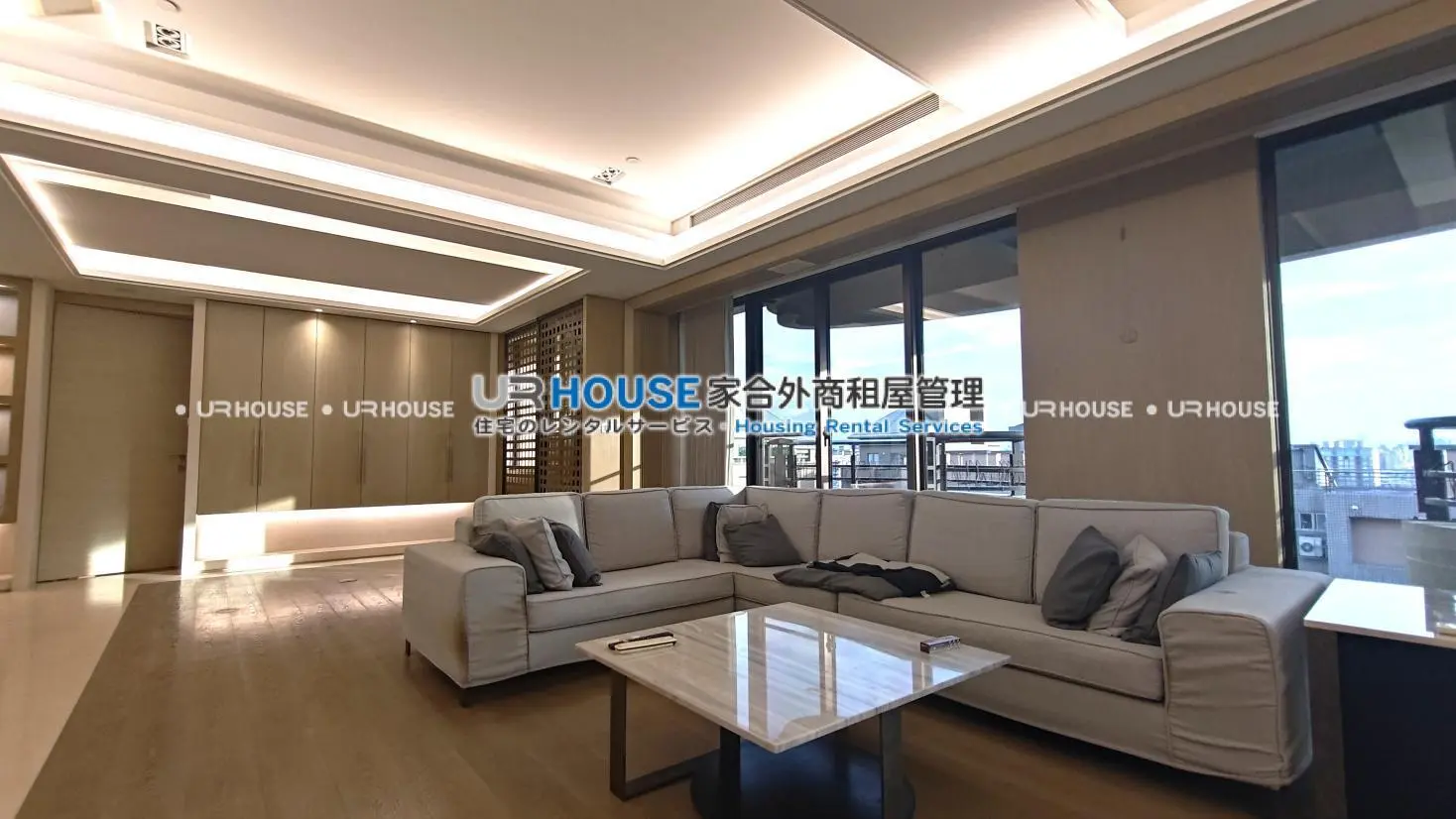 3 bedrooms apartment for rent in Shilin District, Taipei City | NT$ 180 000 | 66 ping slide 1