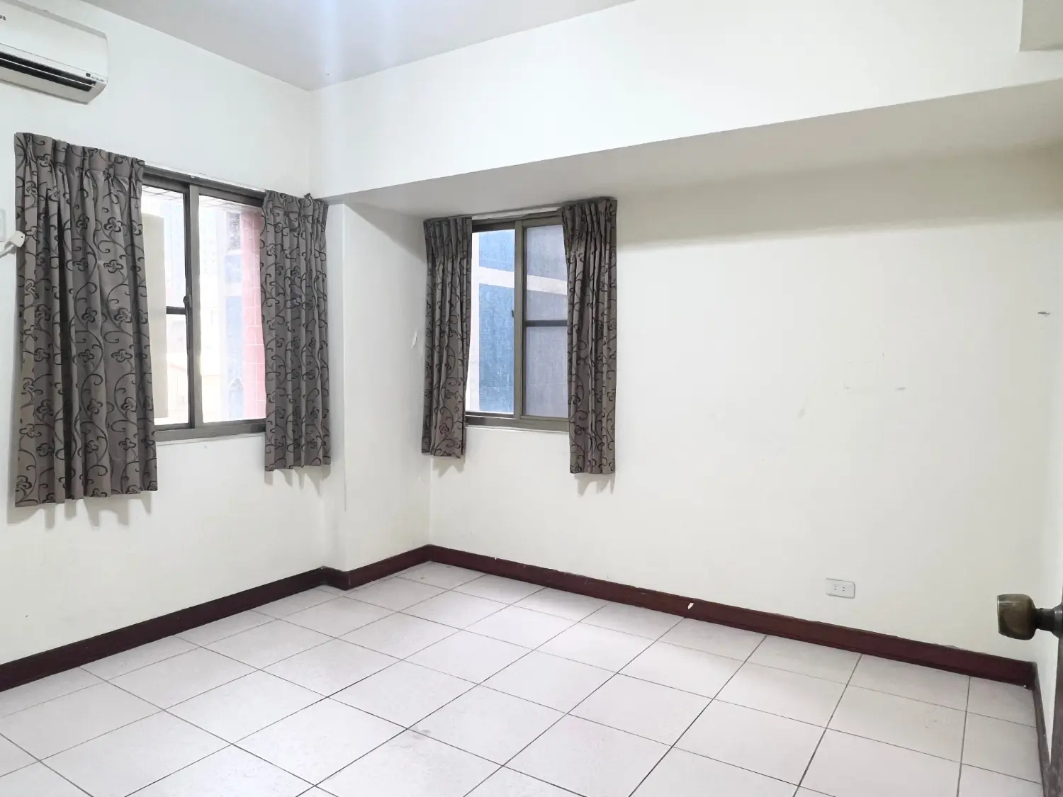 Apartment for sale TWD 11 800 000 1 room - 35 ping - Taichung City, Nantun District slide 0