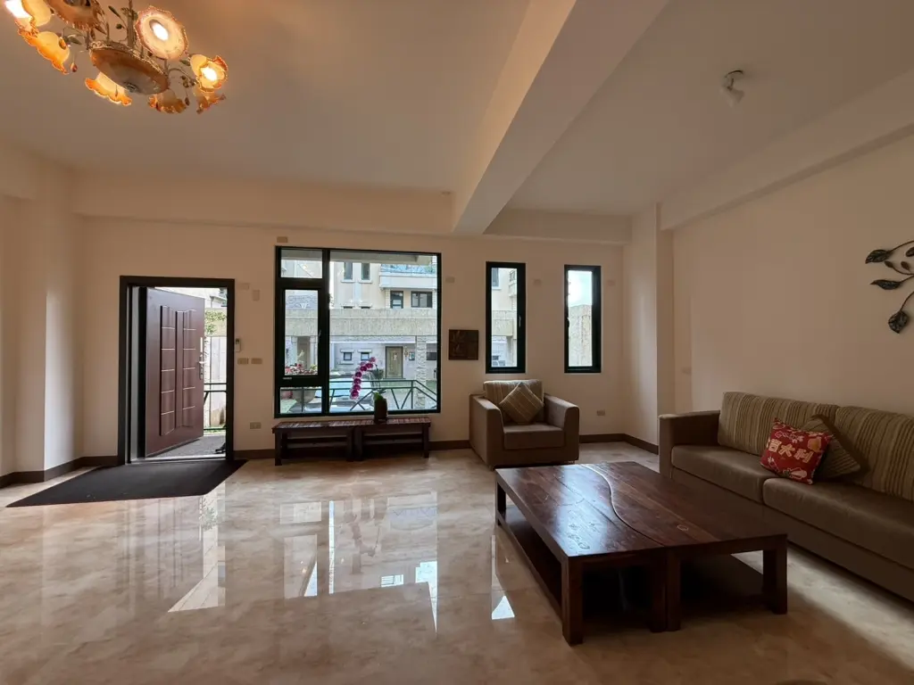 5 bedrooms villa for sale in Hualien City, Hualien County | NT$ 28 900 000 | 133 ping slide 1