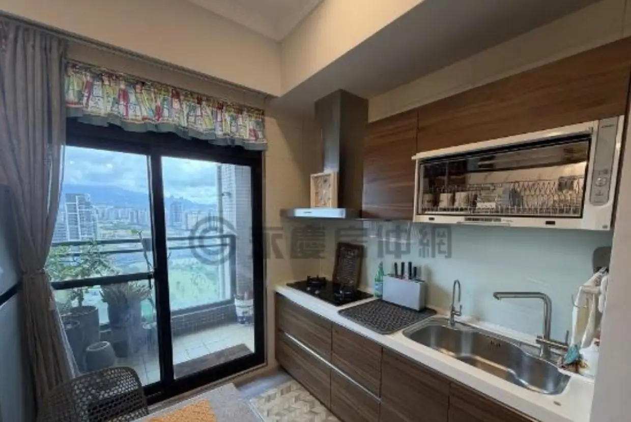 1 room apartment for sale in Tamsui District, New Taipei City | NT$ 8 980 000 | 11 ping slide 4