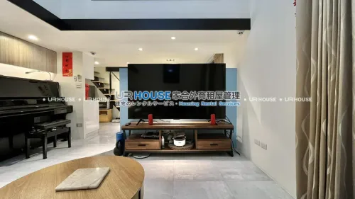 1 room apartment for rent in Songshan District, Taipei City | NT$ 65 000 | 15 ping slide 1