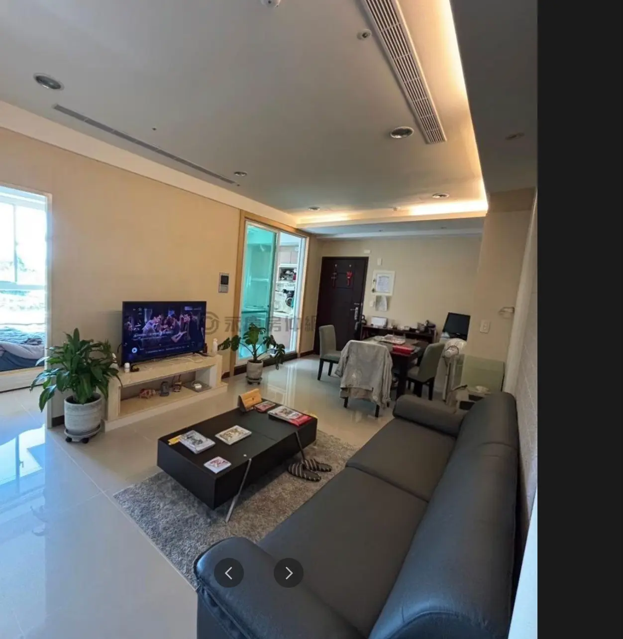 2 bedrooms apartment for sale in Tamsui District, New Taipei City | NT$ 9 990 000 | 16 ping slide 1