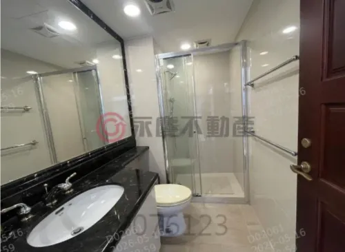 Studio apartment for rent in Tamsui District, New Taipei City | NT$ 48 000 | 77 ping slide 5