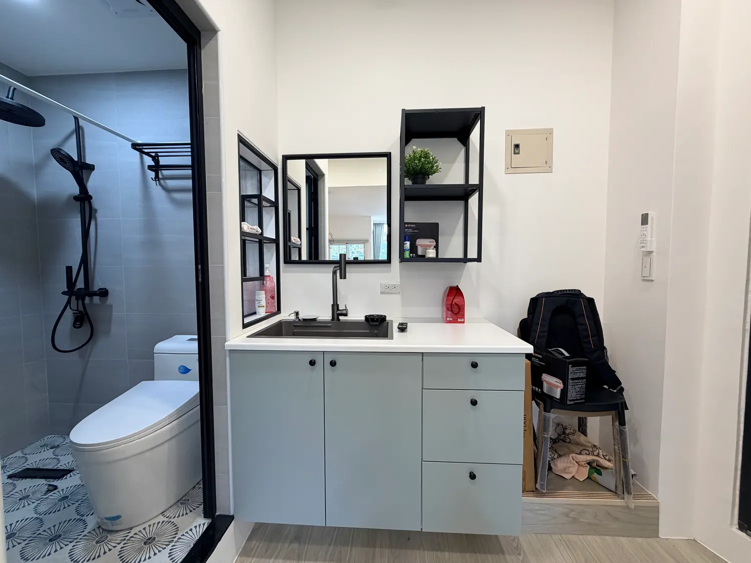 Room for rent in Wanhua District, Taipei City | NT$ 24 000 | 6 ping slide 6