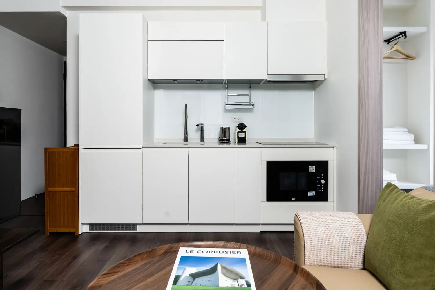 1 room apartment for rent in Zhongshan District, Taipei City | NT$ 96 010 | 12 ping slide 6