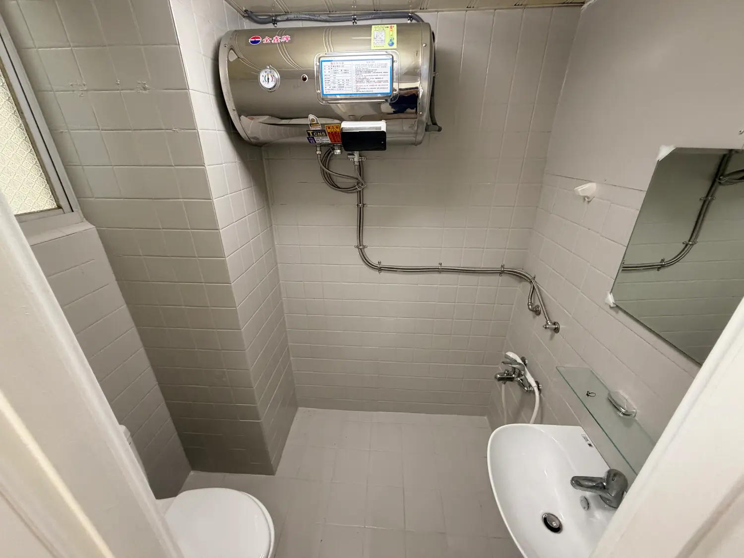 1 room apartment for rent in Zhongshan District, Taipei City | NT$ 17 800 | 5 ping slide 6