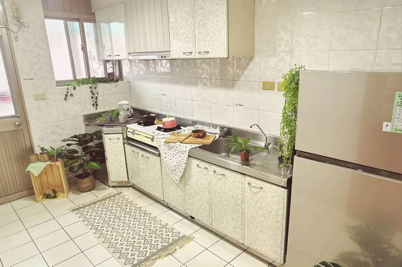 Room for rent in Neihu District, Taipei City | NT$ 13 800 | 5 ping slide 6