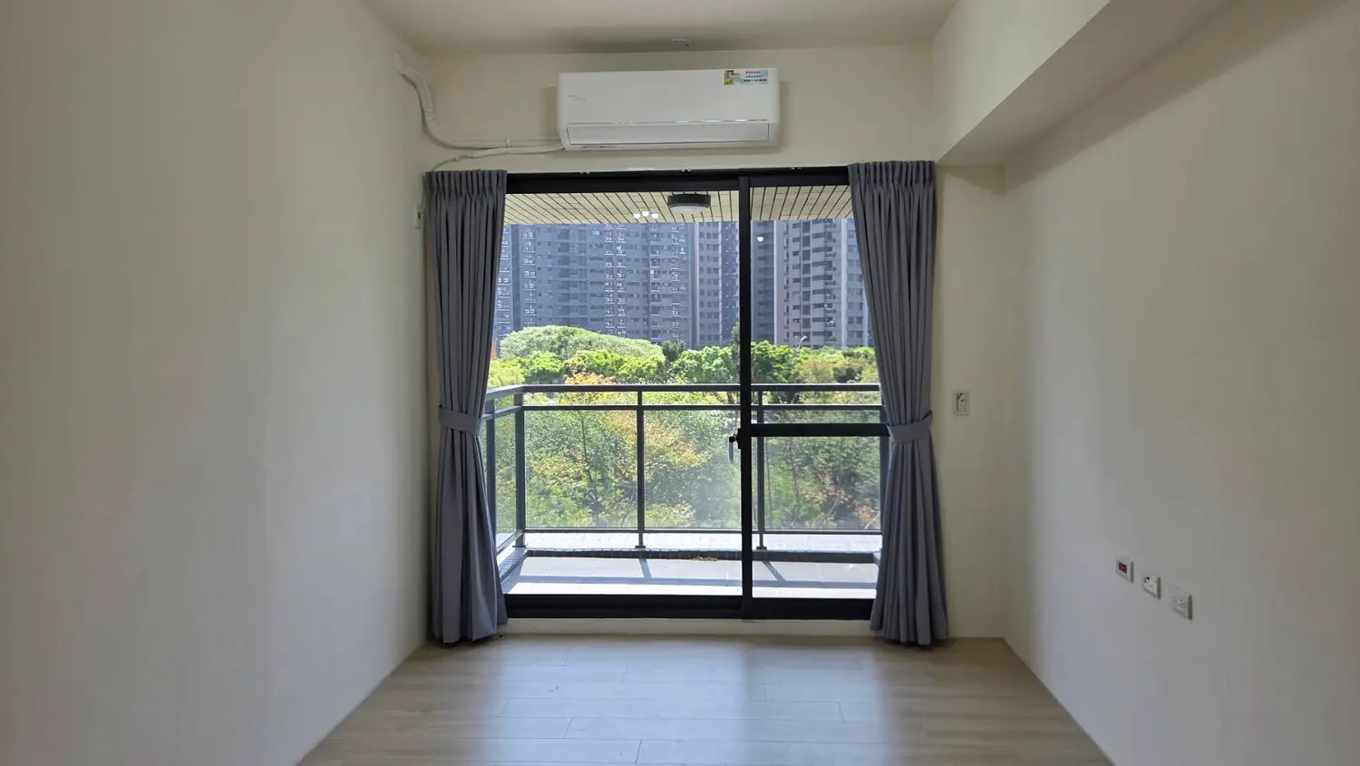3 bedrooms apartment for rent in Guishan District, Taoyuan City | TWD 34 000 | 24 ping slide 0