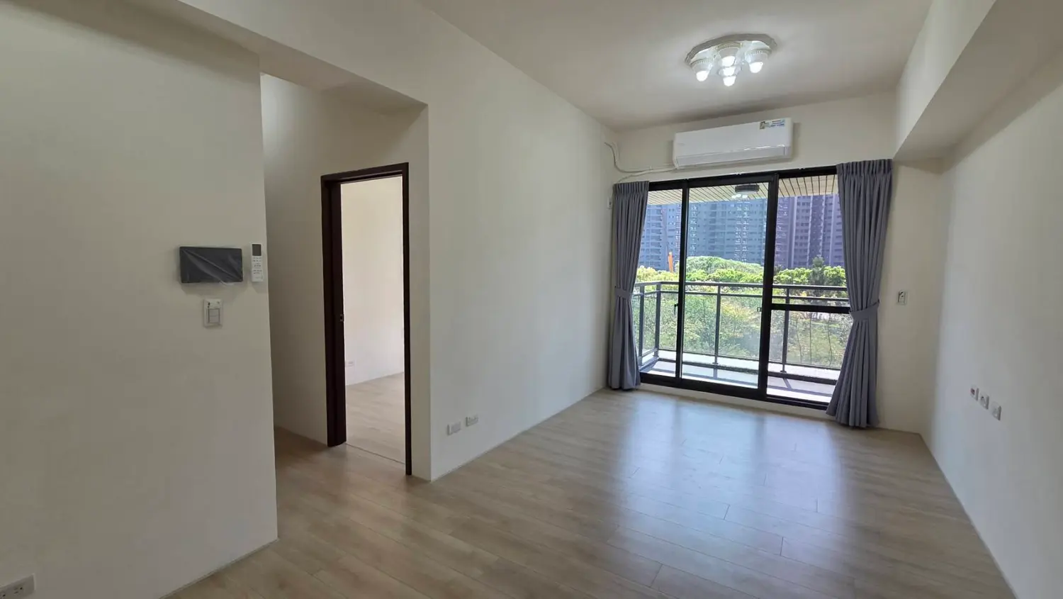 3 bedrooms apartment for rent in Guishan District, Taoyuan City | TWD 34 000 | 24 ping slide 1