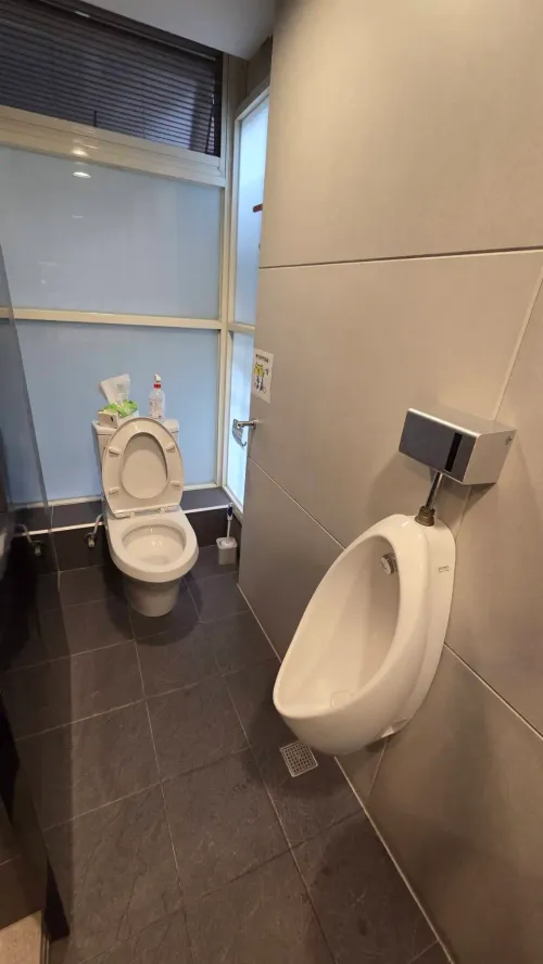 Office for rent in Zhongshan District, Taipei City | NT$ 23 000 | 4 ping slide 10