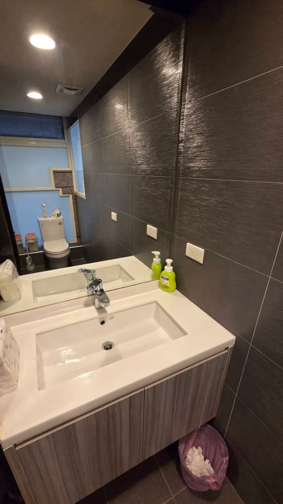 Office for rent in Zhongshan District, Taipei City | NT$ 23 000 | 4 ping slide 12
