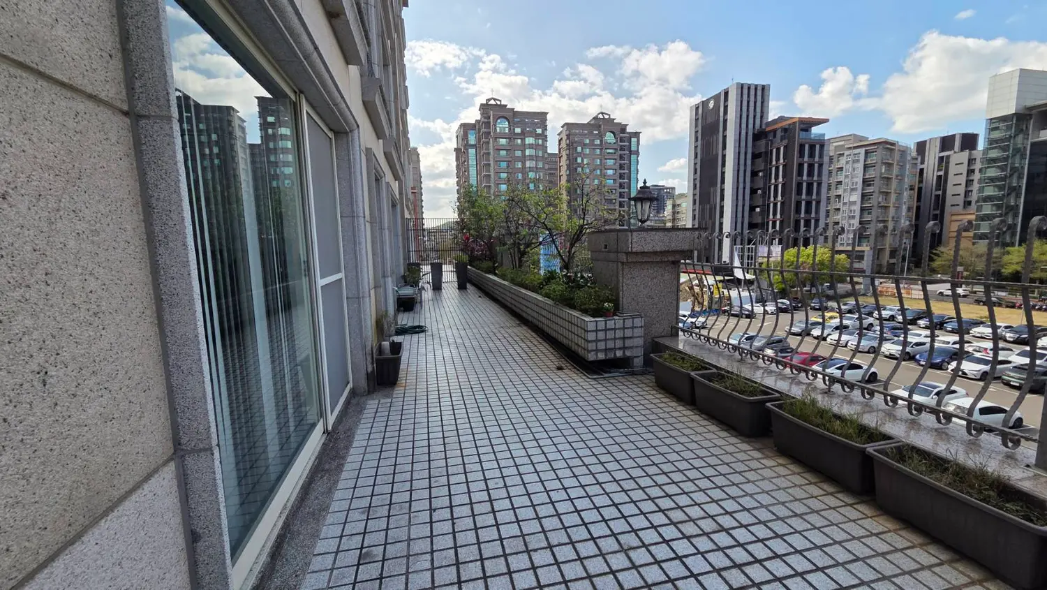 Office for rent in Zhongshan District, Taipei City | NT$ 23 000 | 4 ping slide 5