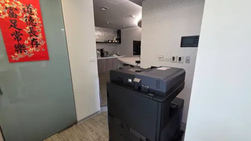 Office for rent in Zhongshan District, Taipei City | NT$ 23 000 | 4 ping slide 9