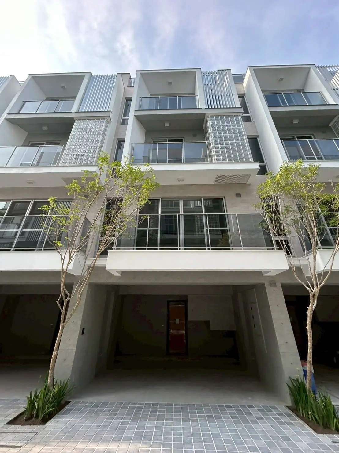 4 bedrooms townhouse for sale in East District, Tainan City | NT$ 38 800 000 | 55 ping slide 1