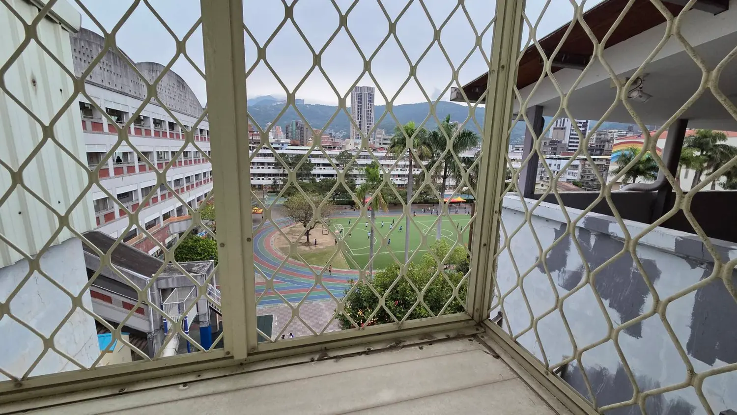 Room for rent in Taipei City, Shilin District | NT$ 11 800 | 4 ping slide 0