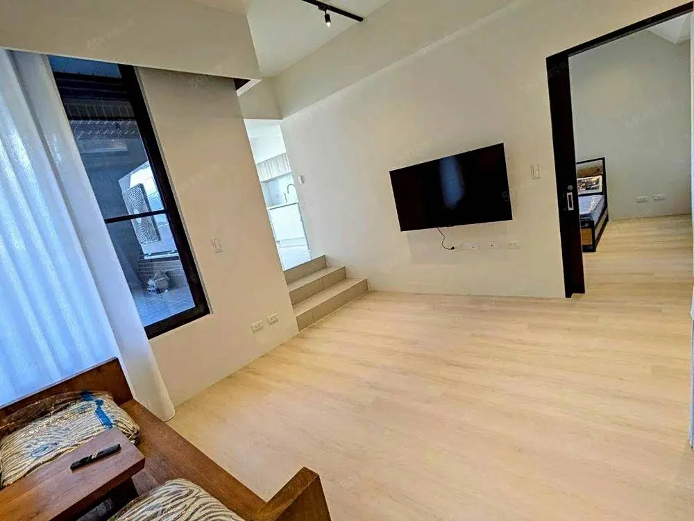 1 room apartment for rent in Shilin District, Taipei City | NT$ 62 000 | 24 ping slide 2