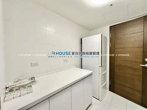 Apartment for rent TWD 60 000 - Raohe St - 3 bedrooms