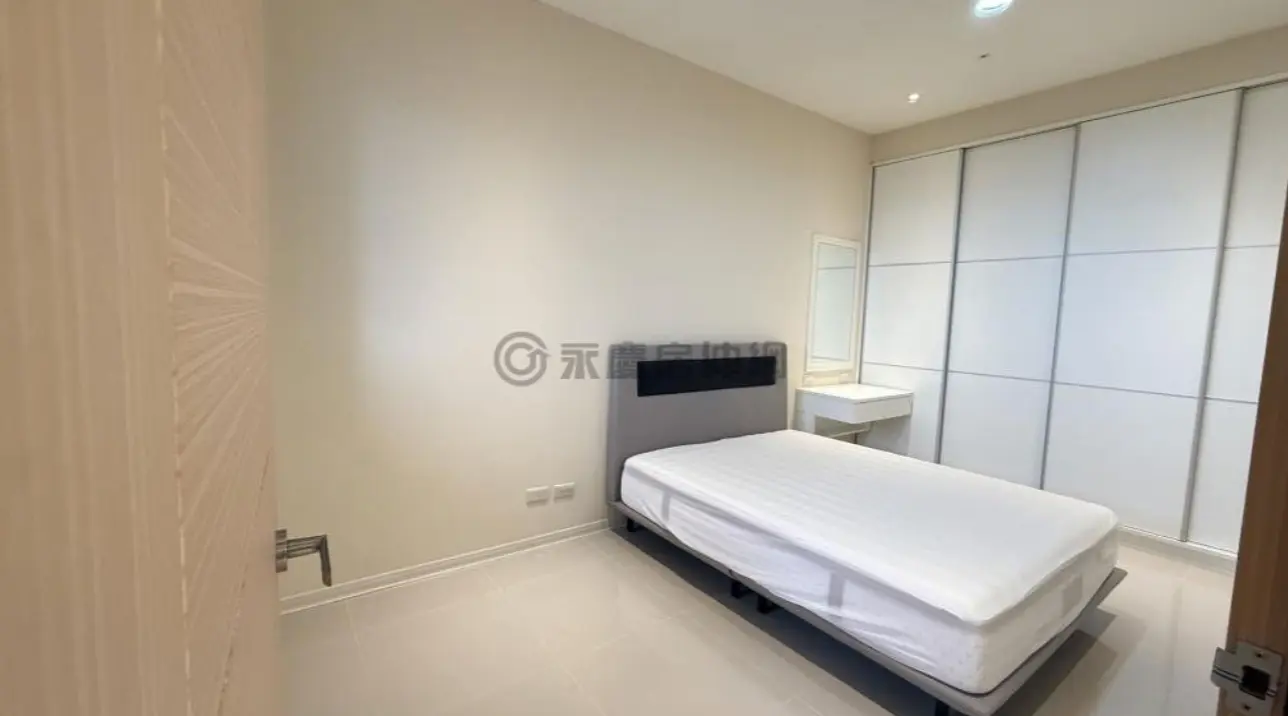 2 bedrooms apartment for rent in Tamsui District, New Taipei City | NT$ 26 000 | 37 ping slide 3