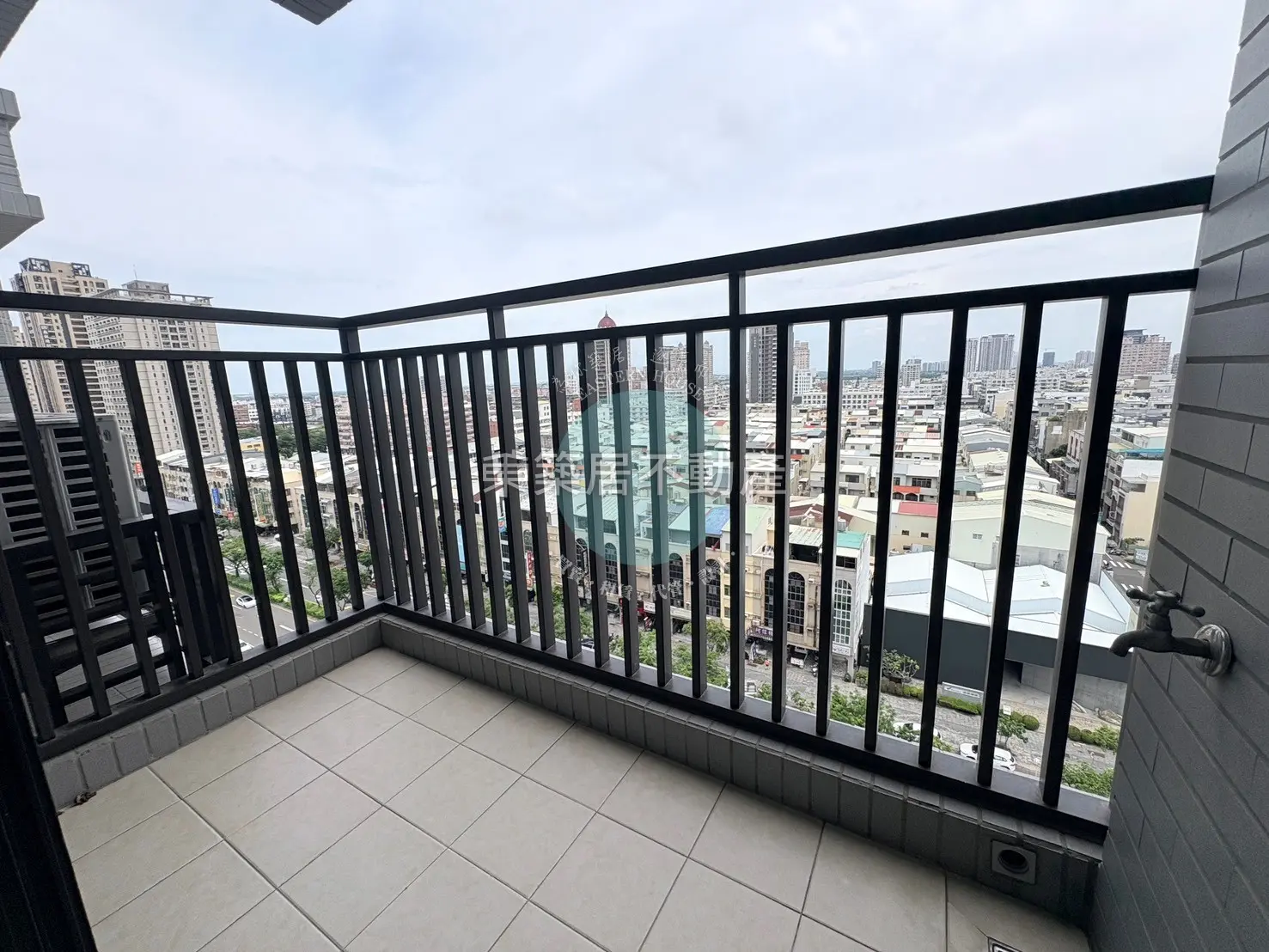 3 bedrooms apartment for rent in Anping District, Tainan City | NT$ 28 800 | 19 ping slide 5
