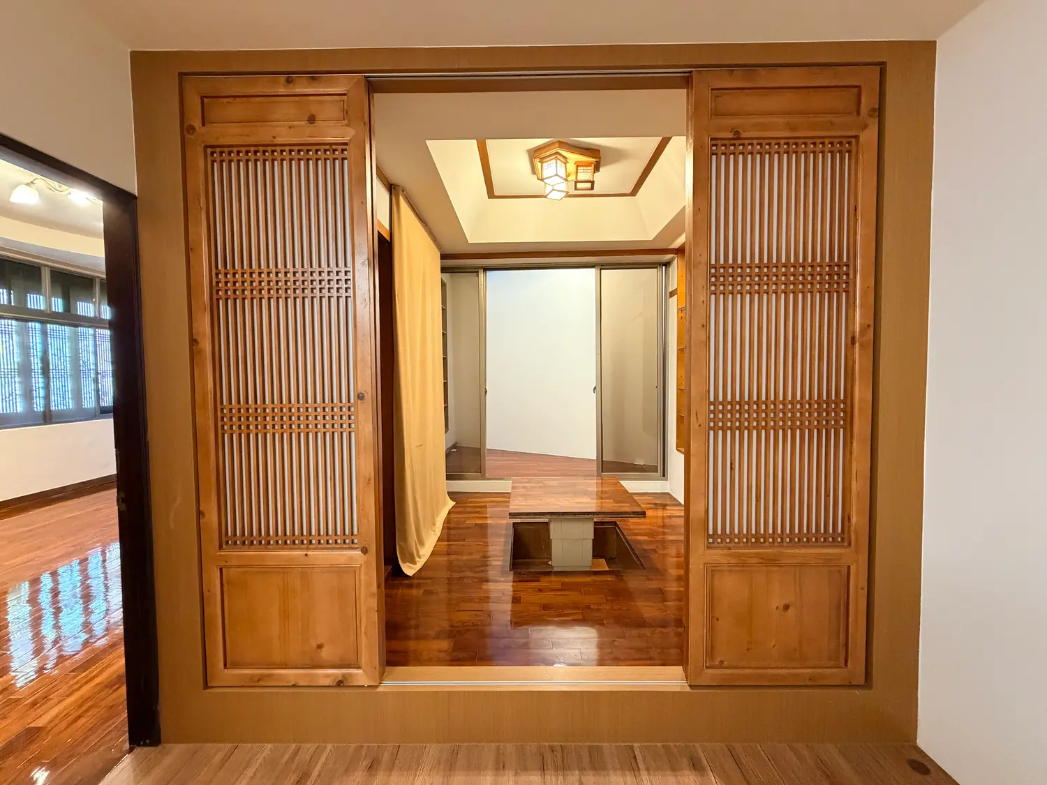 4 bedrooms townhouse for rent in Taipei City, Daan District | NT$ 100 000 | 42 ping slide 7