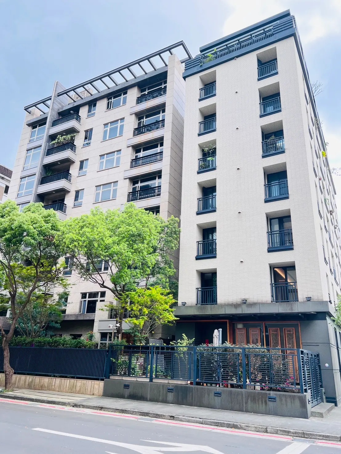 Studio apartment for sale in Zhongshan District, Taipei City | NT$ 69 990 000 | 38 ping slide 9