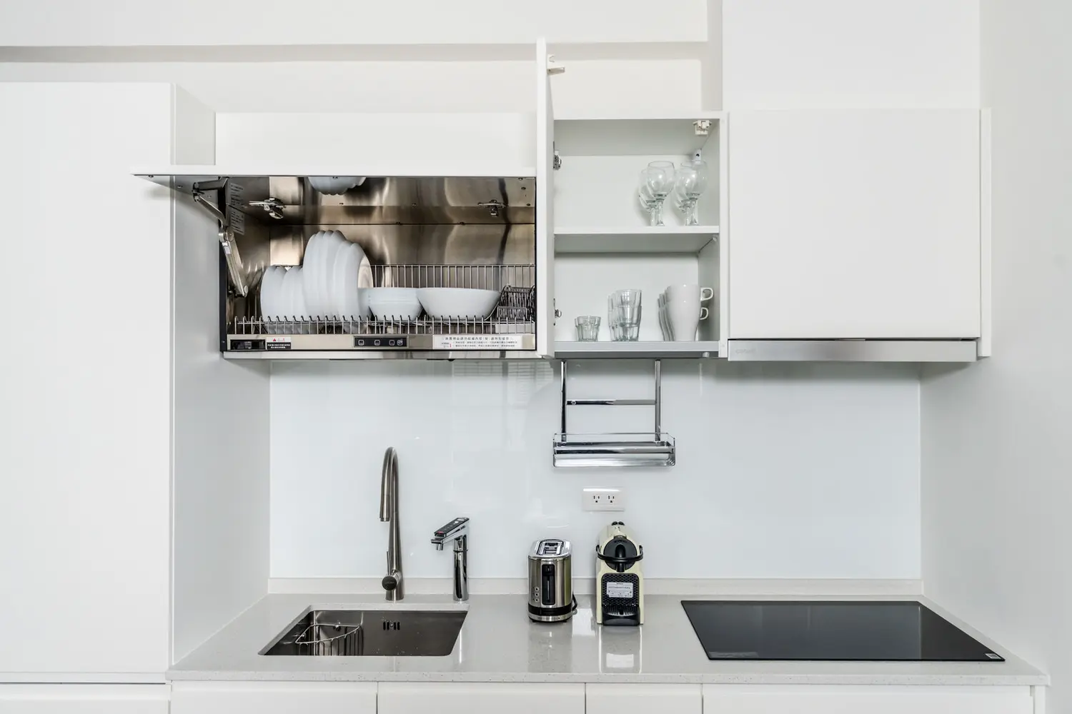 1 room apartment for rent in Zhongshan District, Taipei City | NT$ 96 010 | 12 ping slide 7