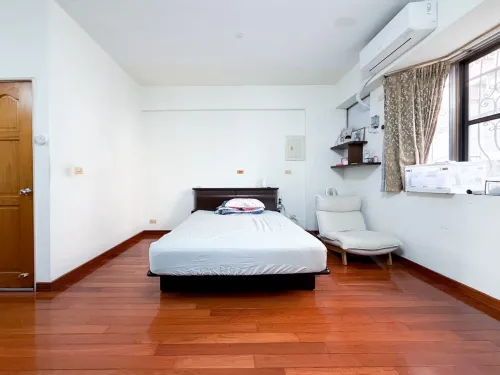 5 bedrooms townhouse for sale in Sanmin District, Kaohsiung City | NT$ 15 980 000 | 72 ping slide 2