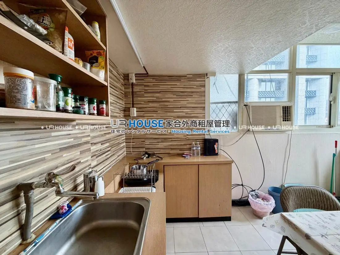 1 room apartment for rent in Daan District, Taipei City | NT$ 38 000 | 13 ping slide 4