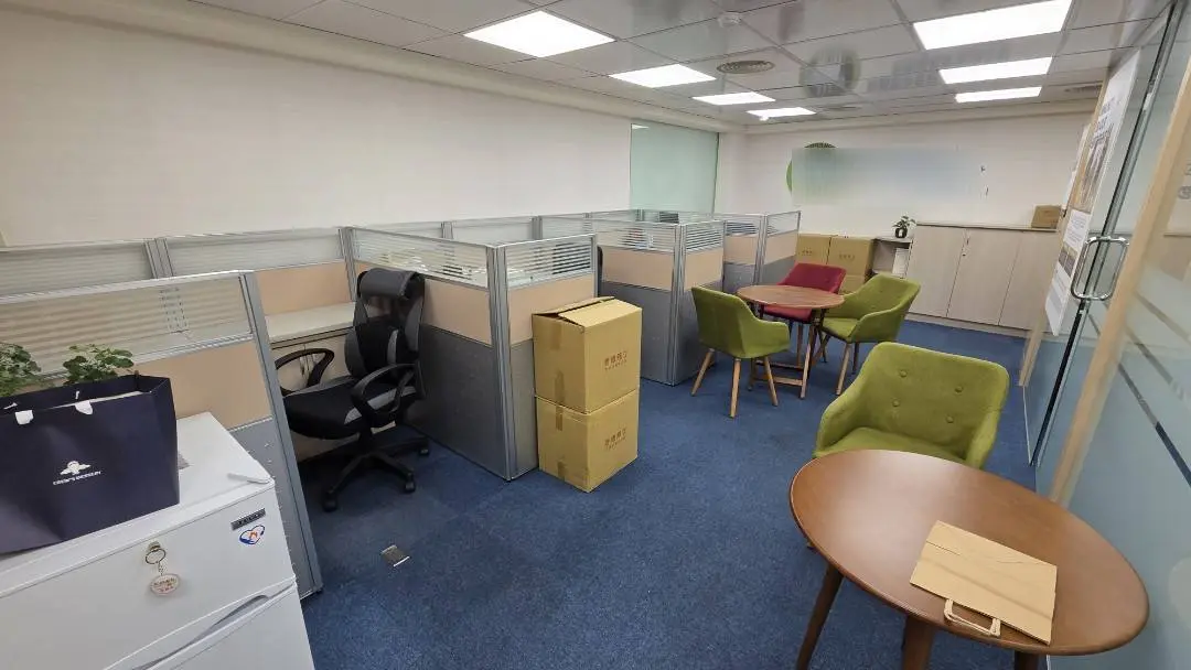 Office for rent in Songshan District, Taipei City | NT$ 52 000 | 18 ping slide 0