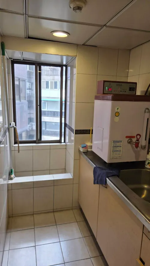 Office for rent in Songshan District, Taipei City | NT$ 52 000 | 18 ping slide 7