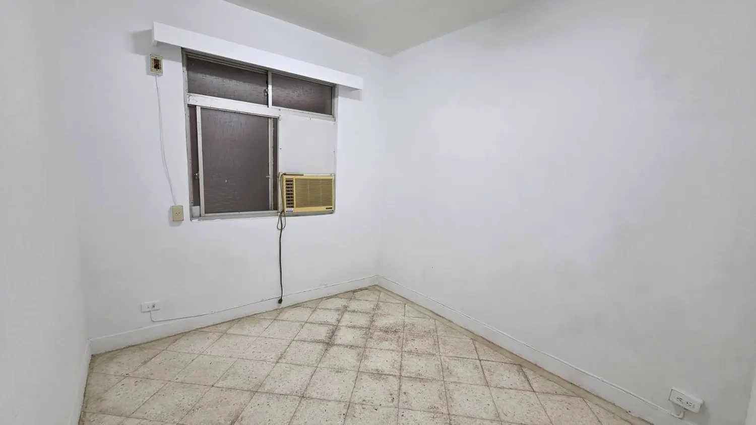 Office for rent in Xinyi District, Taipei City | NT$ 43 000 | 37 ping slide 6