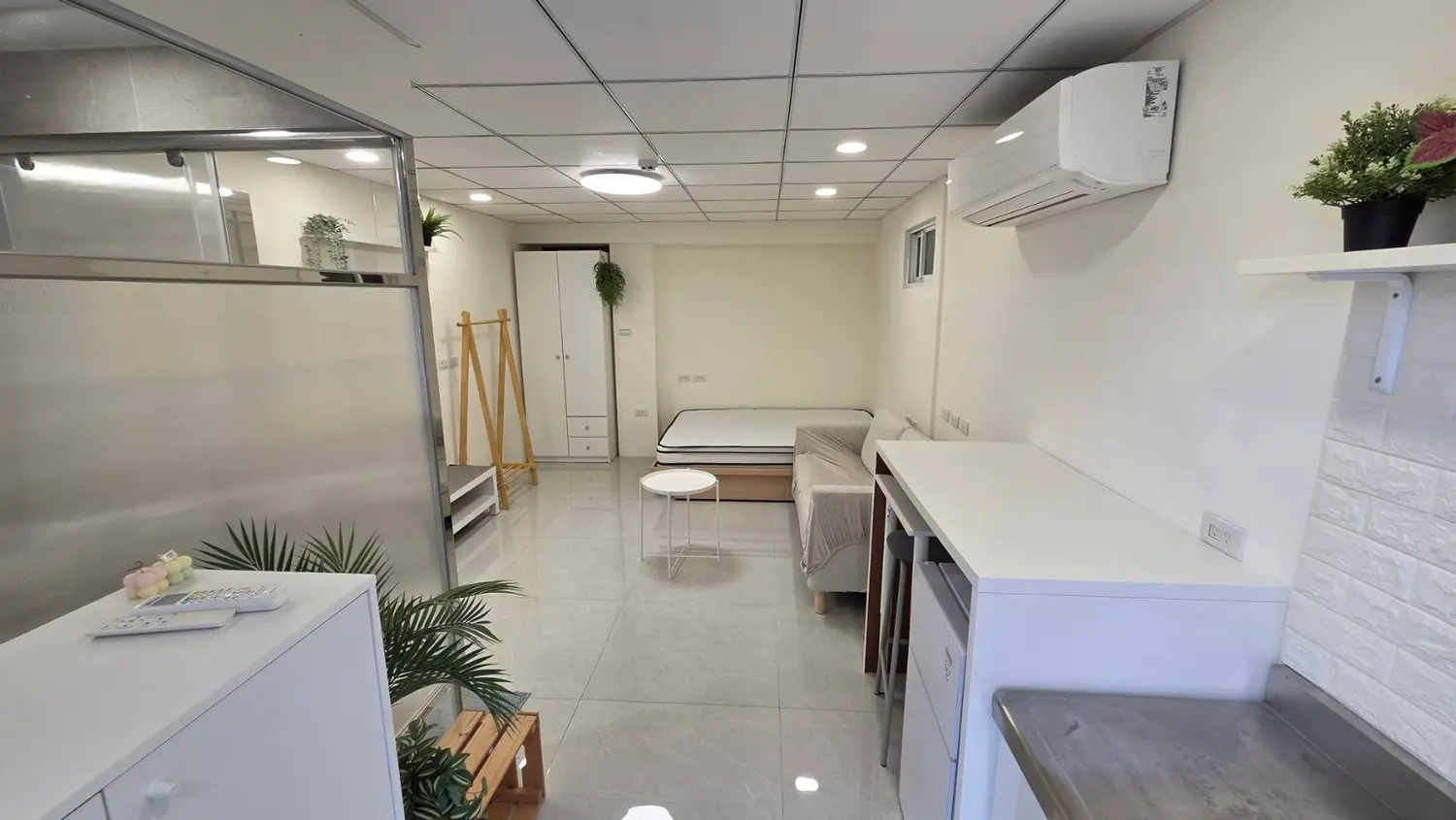大安區, 台北市分租套房、雅房出租 | NT$ 28 800 | 8 坪 slide 0