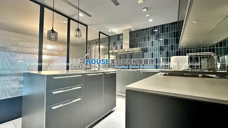 3 bedrooms apartment for rent in Zhongshan District, Taipei City | TWD 220 000 | 72 ping slide 4