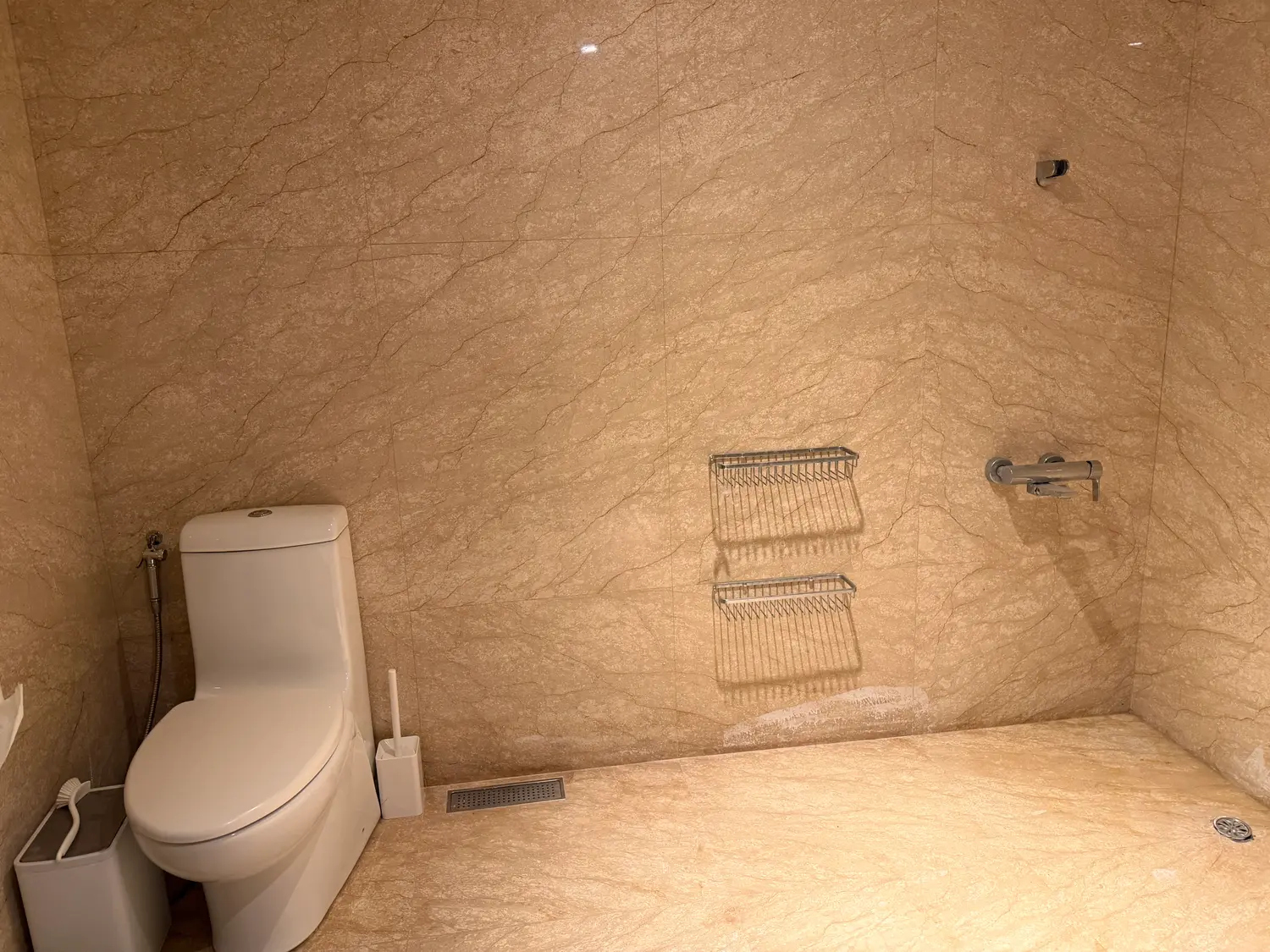 Room for rent in Nantun District, Taichung City | NT$ 16 000 | 17 ping slide 12