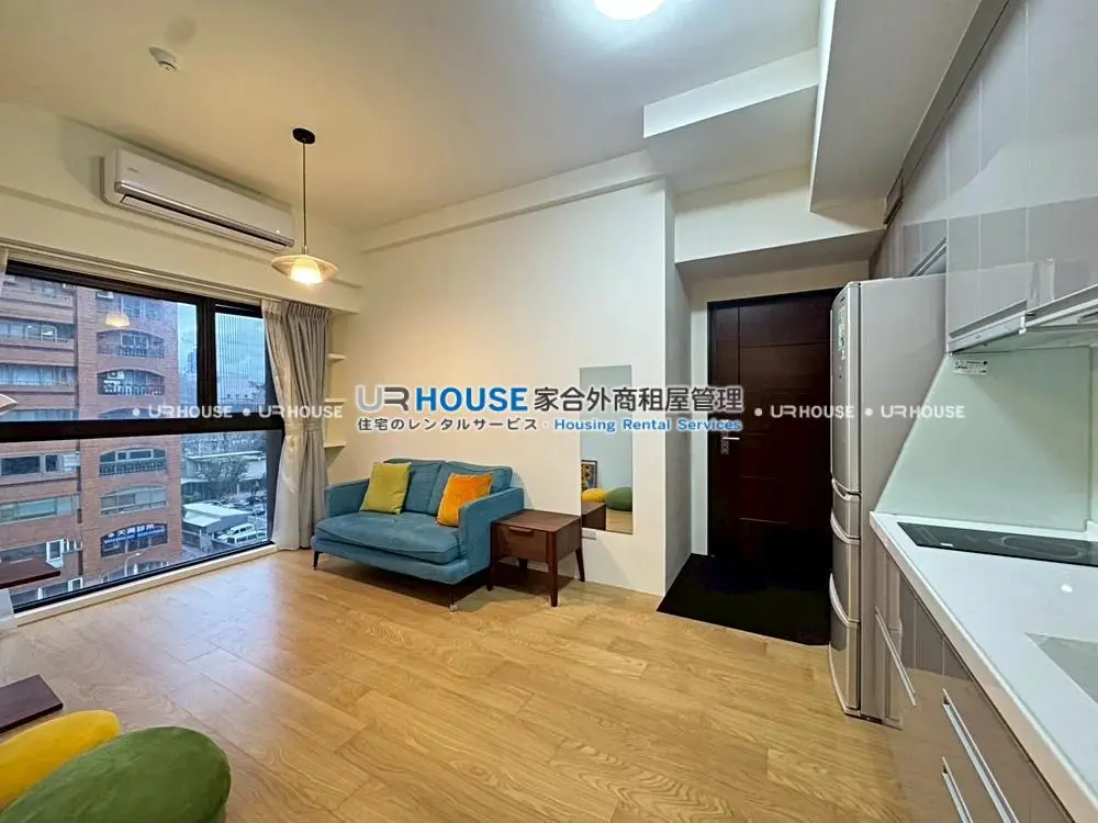 1 room apartment for rent in Daan District, Taipei City | NT$ 55 000 | 13 ping slide 1