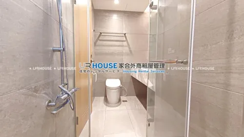 Apartment for rent NT$ 150 000 - Dexing East Road - 4 bedrooms