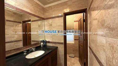 6 bedrooms villa for rent in Tamsui District, New Taipei City | TWD 160 000 | 81 ping slide 9