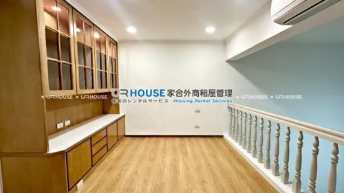 Townhouse for rent TWD 67 000 -  - 4 bedrooms
