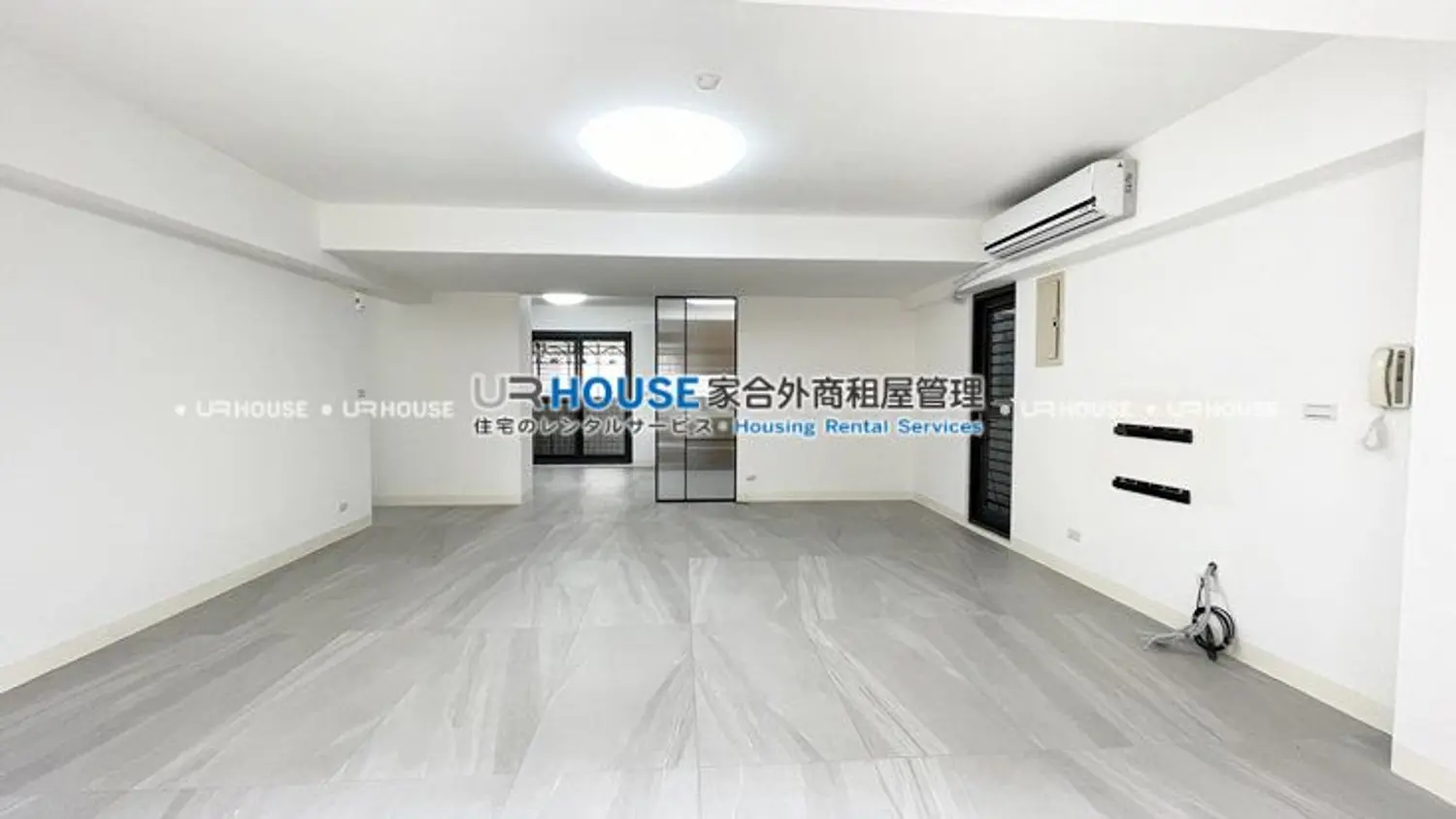 4 bedrooms apartment for rent TWD 68 000 - 51 ping - Taipei City,Zhongshan District slide 1