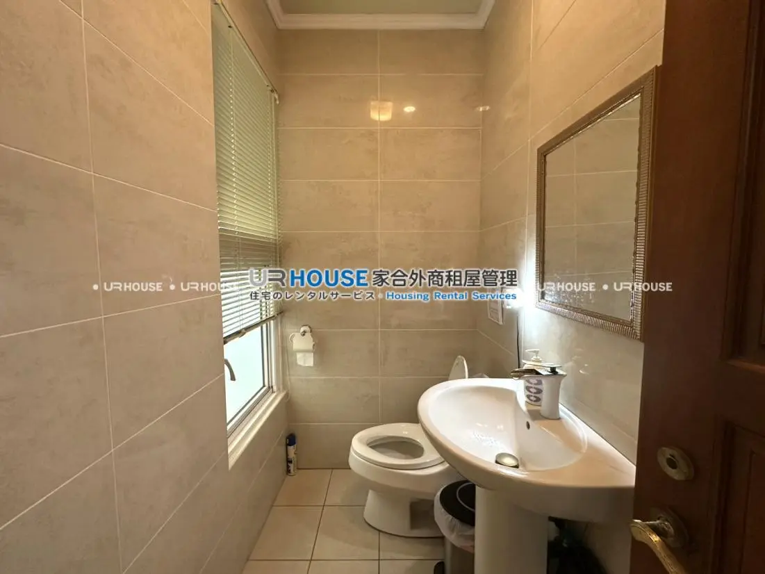 6 bedrooms villa for rent in Tamsui District, New Taipei City | TWD 160 000 | 81 ping slide 11