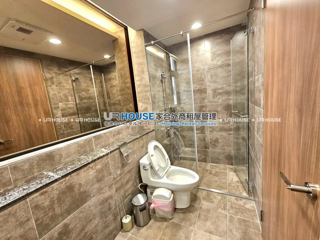 Room for rent in Guishan District, Taoyuan City | NT$ 23 000 | 8 ping slide 3