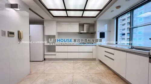 Apartment for rent TWD 320 000 -  - 4 bedrooms
