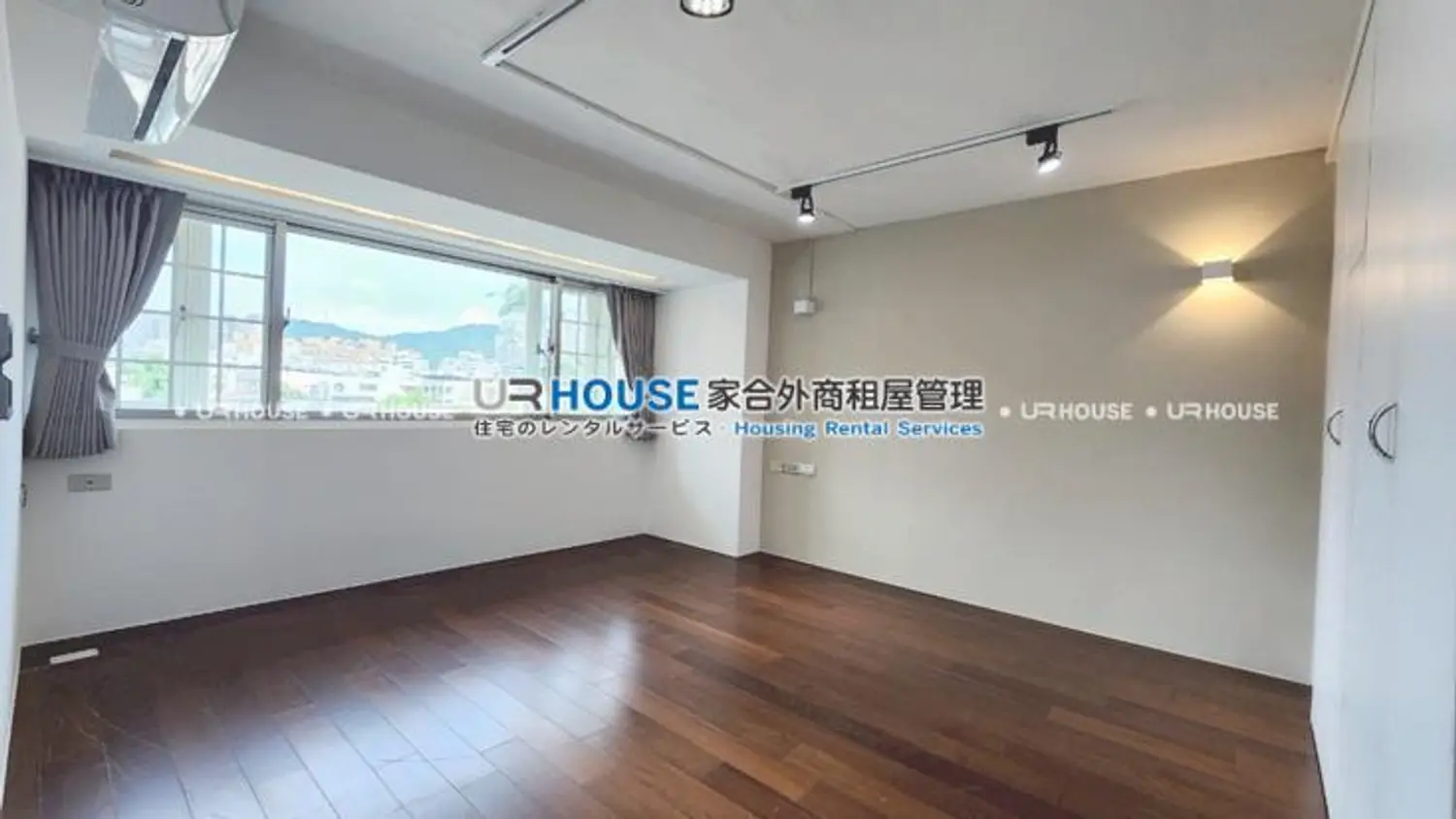 3 bedrooms apartment for rent TWD 72 000 - 36 ping - Xinyi District,Taipei City slide 0
