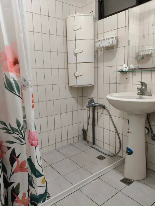 Room for rent TWD 10 000 - Fuyang St - 4 bedrooms