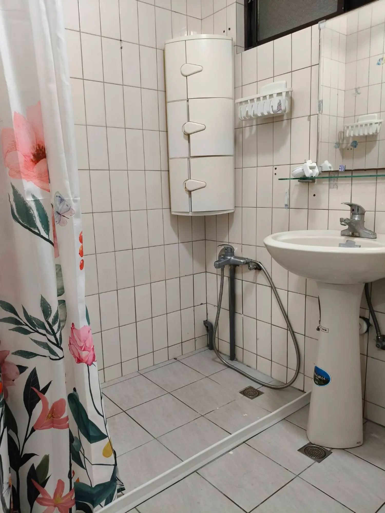 Room for rent in Taipei City, Xinyi District | TWD 10 000 | 5 ping slide 1