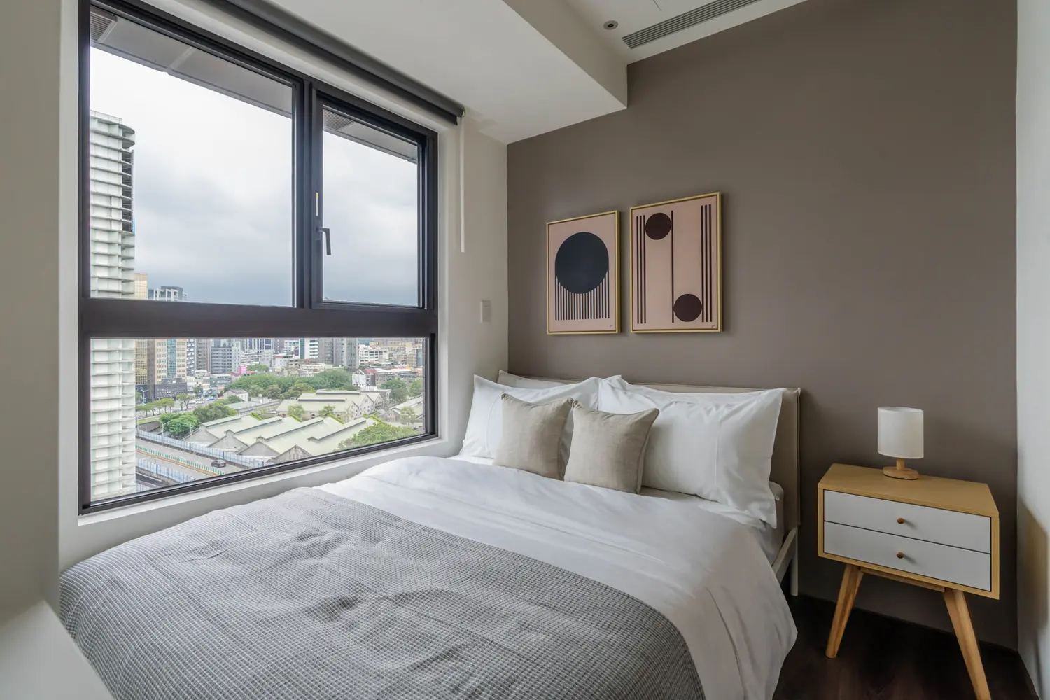 1 room apartment for rent in Zhongshan District, Taipei City | NT$ 96 010 | 12 ping slide 8