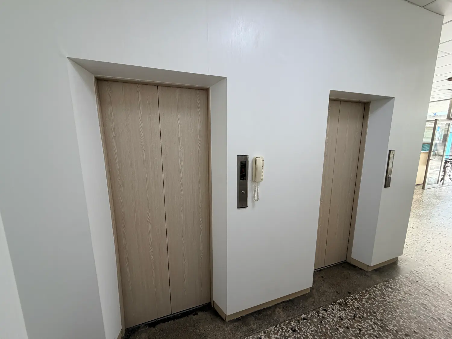 1 room apartment for rent in Zhongshan District, Taipei City | NT$ 17 800 | 5 ping slide 8